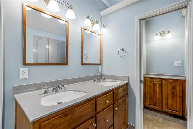 8004 Constance Street, Lenexa, KS 66215