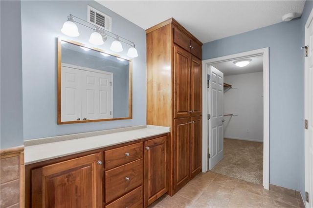 8004 Constance Street, Lenexa, KS 66215