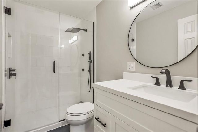 8004 Constance Street, Lenexa, KS 66215