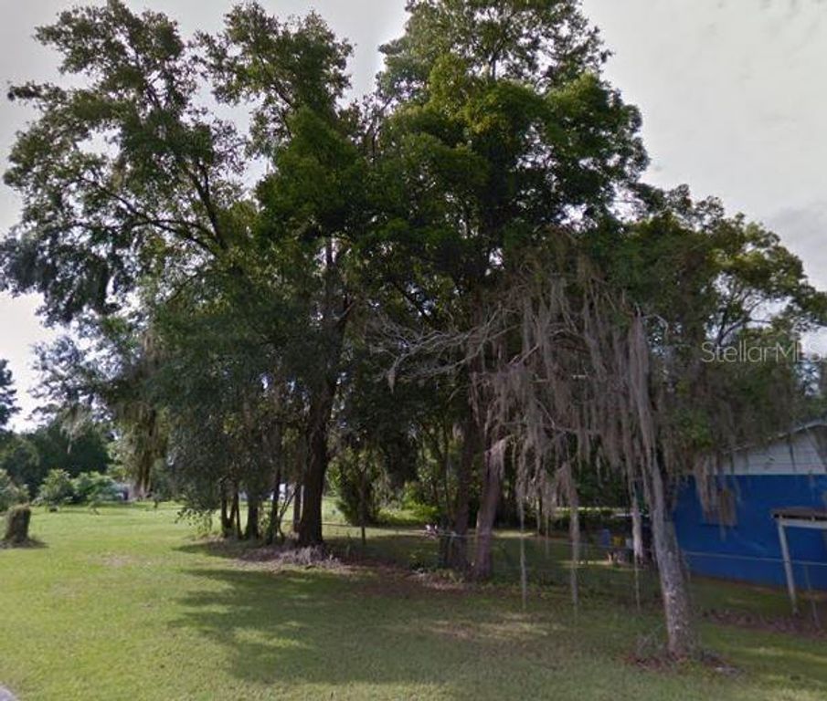 Image 2 of property listing at 552 NE GURLEY AVENUE, Lake City, FL 32055
