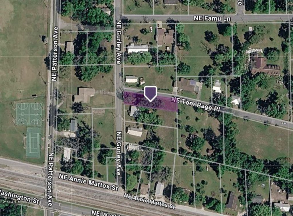 Image 4 of property listing at 552 NE GURLEY AVENUE, Lake City, FL 32055