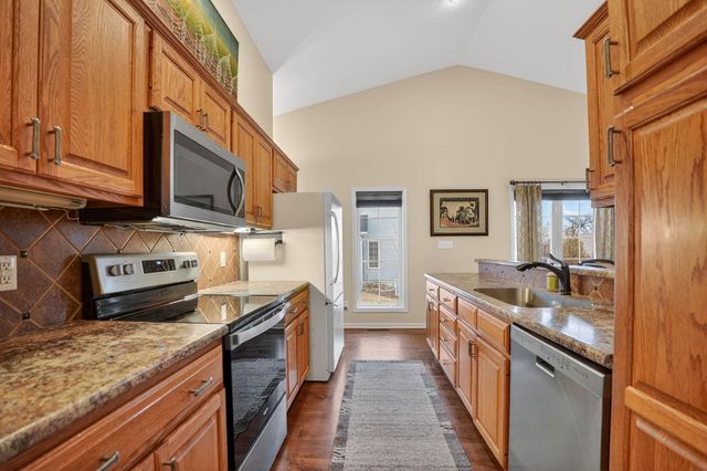 1819 3rd St SW, Waverly, IA 50677