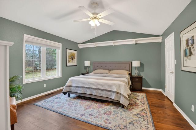 1819 3rd St SW, Waverly, IA 50677