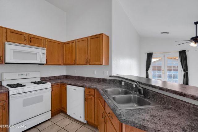 9430 E Pale Blue Topaz Lane, Tucson, AZ 85747