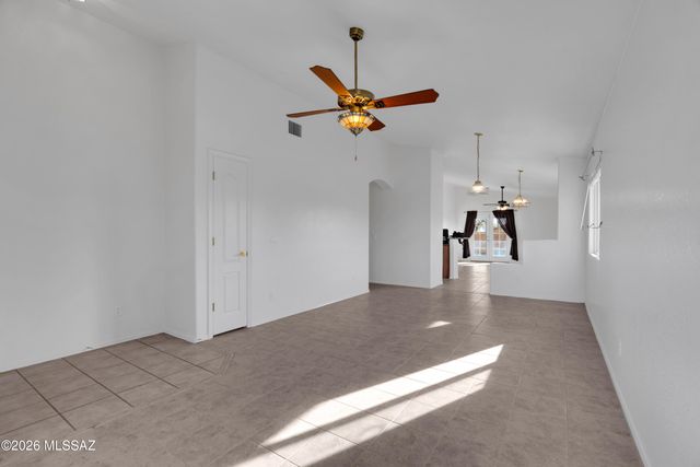 9430 E Pale Blue Topaz Lane, Tucson, AZ 85747