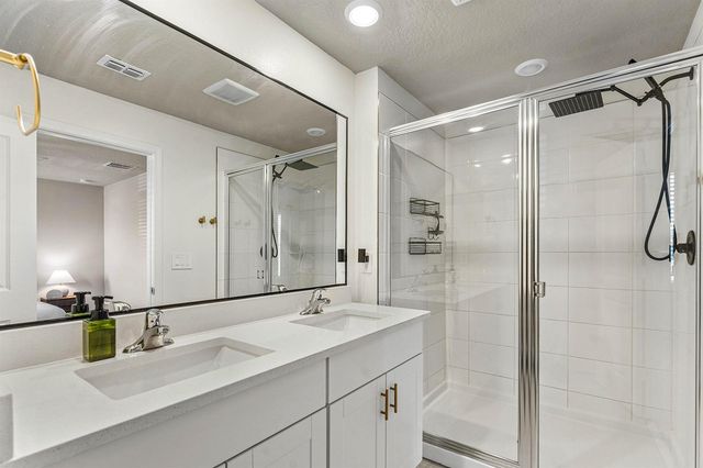 5739 SE Edgewater Circle, Stuart, FL 34997