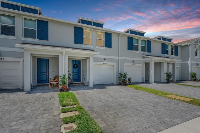 5739 SE Edgewater Circle, Stuart, FL 34997