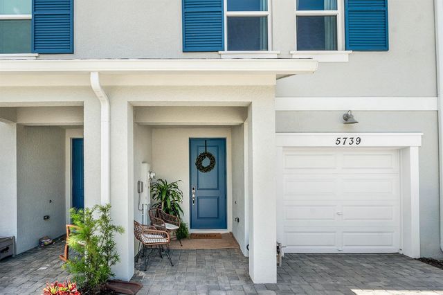 5739 SE Edgewater Circle, Stuart, FL 34997