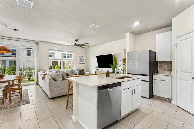 5739 SE Edgewater Circle, Stuart, FL 34997