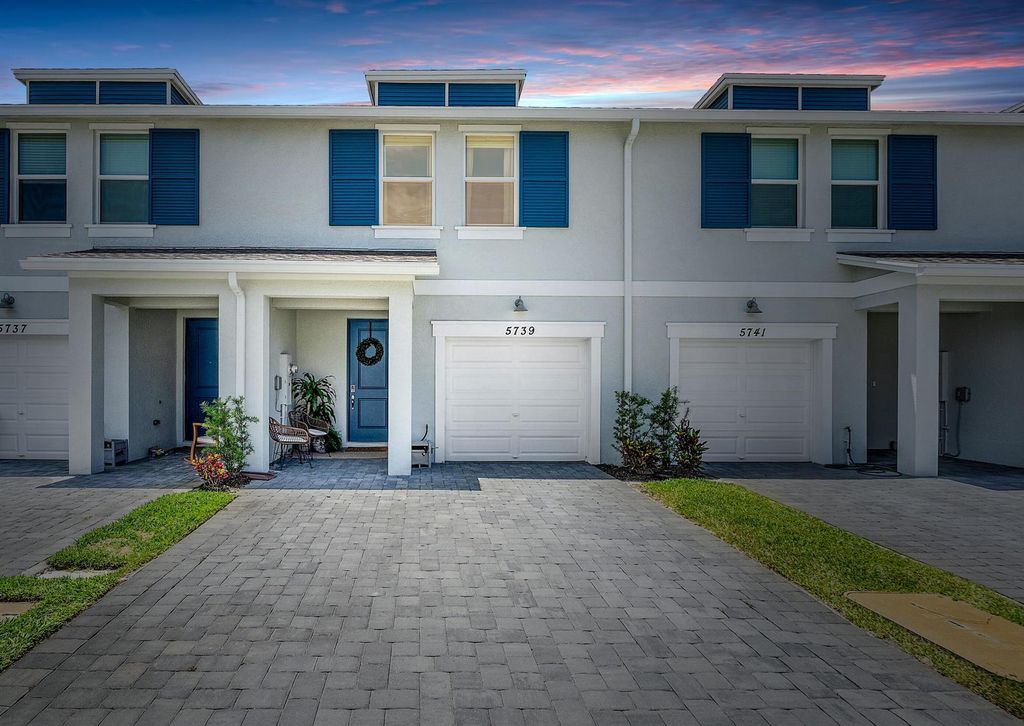 5739 SE Edgewater Circle, Stuart, FL 34997