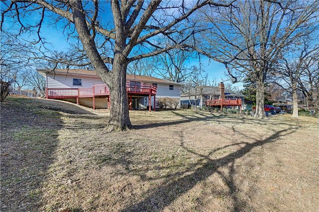 2219 N 82nd Terrace, Kansas City, KS 66109