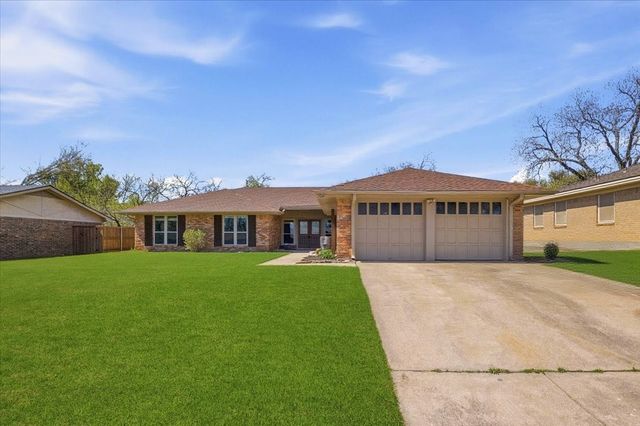 3613 Harber Drive, Bedford, TX 76021