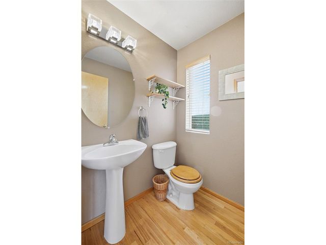 5860 Canyon Cir, Longmont, CO 80504