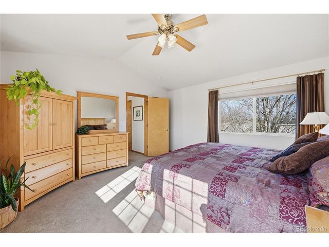 5860 Canyon Cir, Longmont, CO 80504