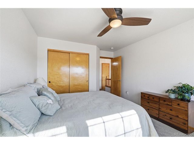 5860 Canyon Cir, Longmont, CO 80504