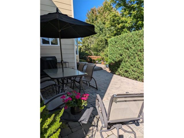 5860 Canyon Cir, Longmont, CO 80504