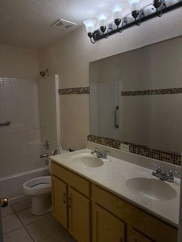 991 SE Bywood Avenue, Port St Lucie, FL 34983