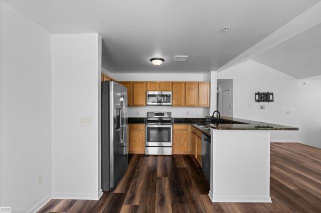 21912 Aberdeen Drive, Macomb Twp, MI 48042