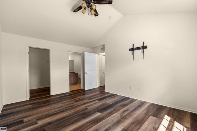 21912 Aberdeen Drive, Macomb Twp, MI 48042