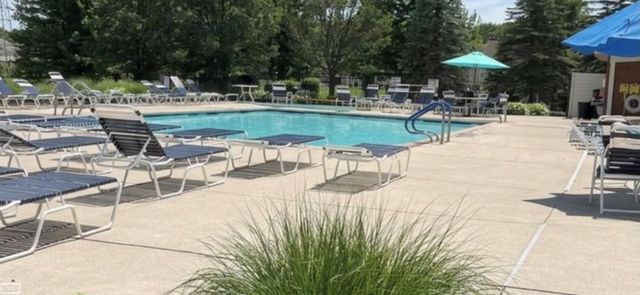 21912 Aberdeen Drive, Macomb Twp, MI 48042