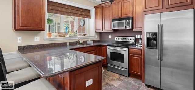 21912 Aberdeen Drive, Macomb Twp, MI 48042