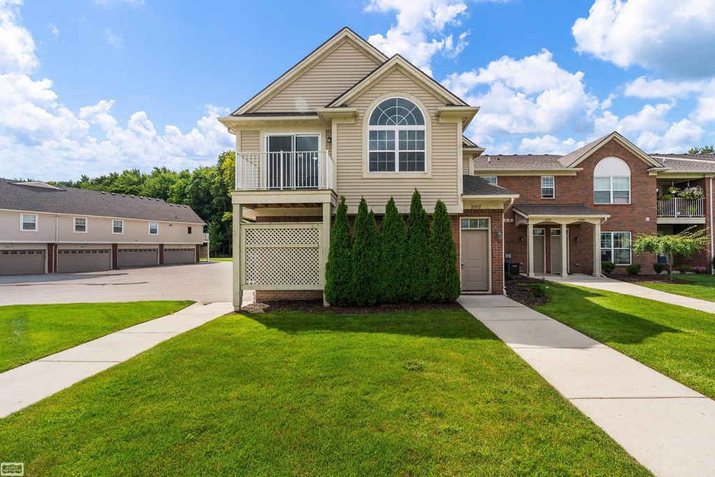 21912 Aberdeen Drive, Macomb Twp, MI 48042
