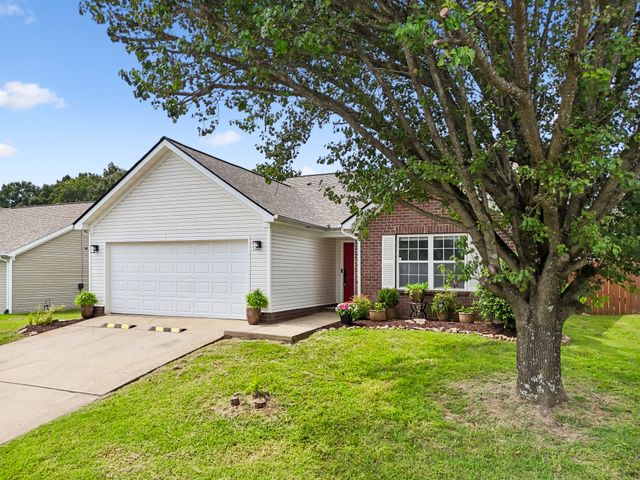 7424 E Winchester Dr, Antioch, TN 37013