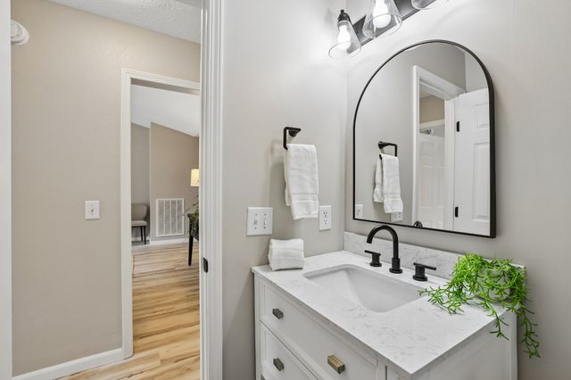7424 E Winchester Dr, Antioch, TN 37013