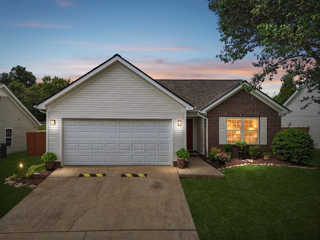 7424 E Winchester Dr, Antioch, TN 37013