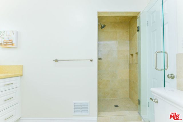 1017 S Alfred Street, Los Angeles, CA 90035