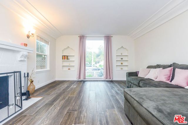 1017 S Alfred Street, Los Angeles, CA 90035