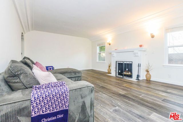 1017 S Alfred Street, Los Angeles, CA 90035