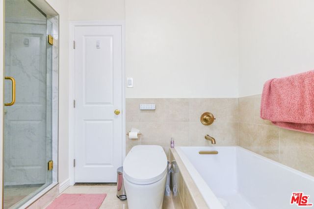 1017 S Alfred Street, Los Angeles, CA 90035