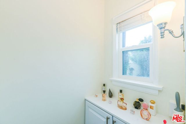 1017 S Alfred Street, Los Angeles, CA 90035