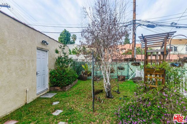 1017 S Alfred Street, Los Angeles, CA 90035