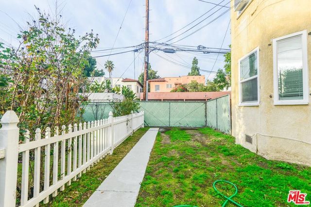 1017 S Alfred Street, Los Angeles, CA 90035