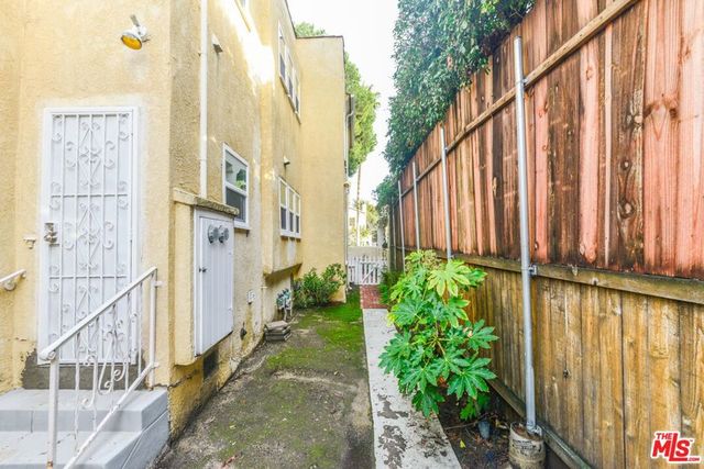 1017 S Alfred Street, Los Angeles, CA 90035