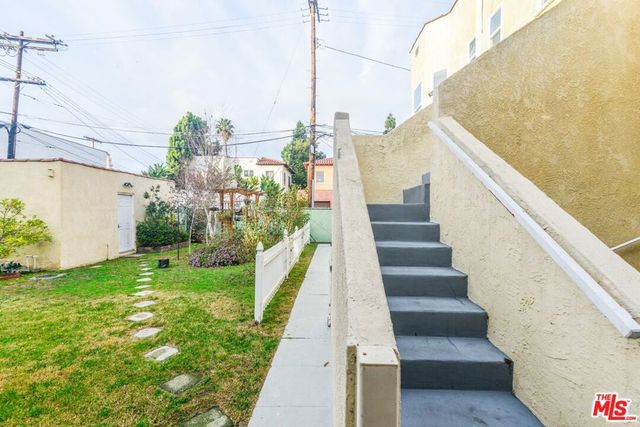 1017 S Alfred Street, Los Angeles, CA 90035