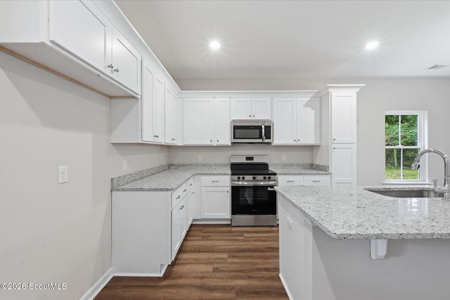 1302 Kentucky Street, Darien, GA 31305