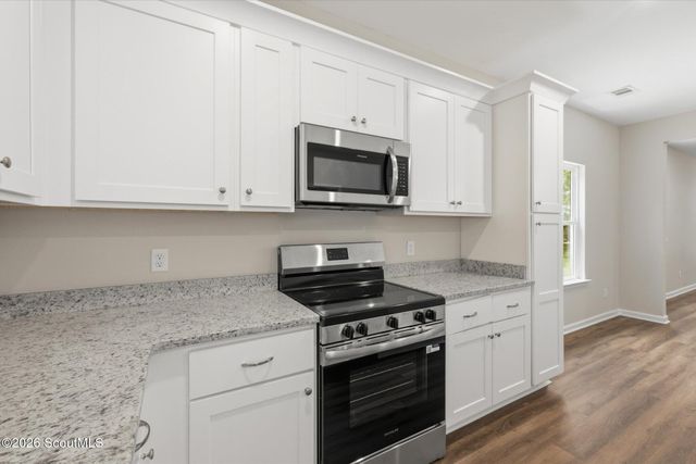 1302 Kentucky Street, Darien, GA 31305