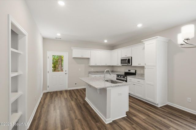 1302 Kentucky Street, Darien, GA 31305