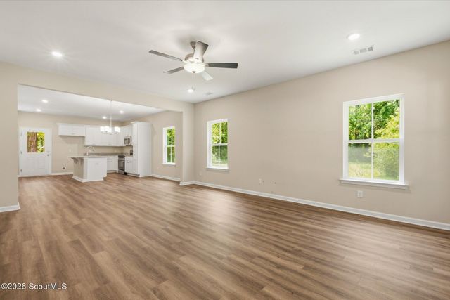 1302 Kentucky Street, Darien, GA 31305