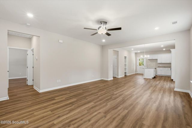 1302 Kentucky Street, Darien, GA 31305