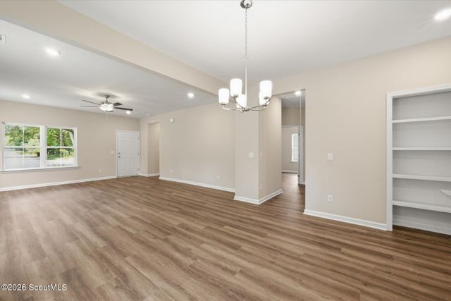 1302 Kentucky Street, Darien, GA 31305