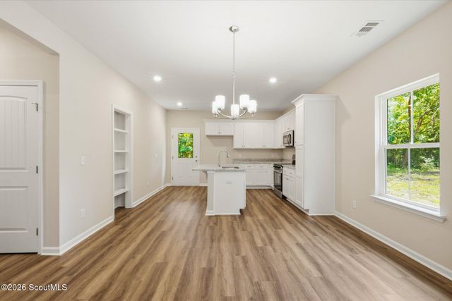 1302 Kentucky Street, Darien, GA 31305