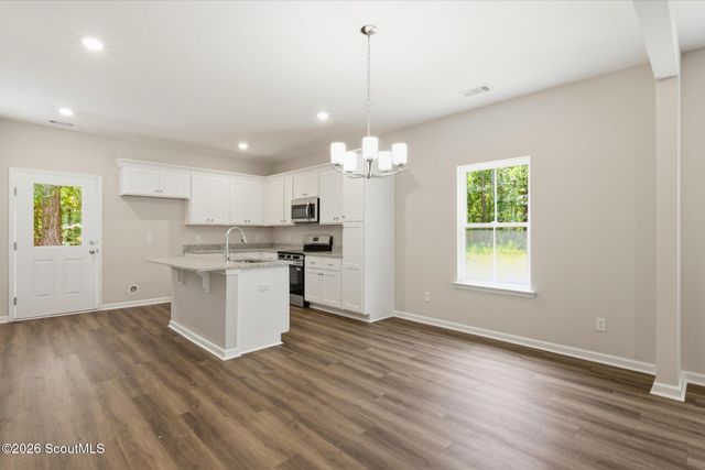 1302 Kentucky Street, Darien, GA 31305