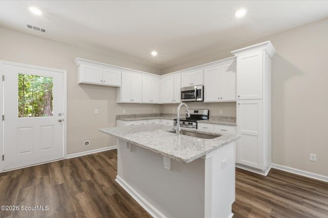 1302 Kentucky Street, Darien, GA 31305