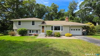 261 Ridgewood Drive, Groton, CT 06355