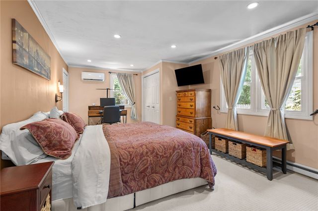 1958 Cranston Street, Cranston, RI 02920