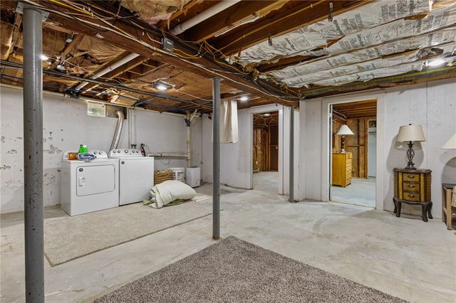 1958 Cranston Street, Cranston, RI 02920